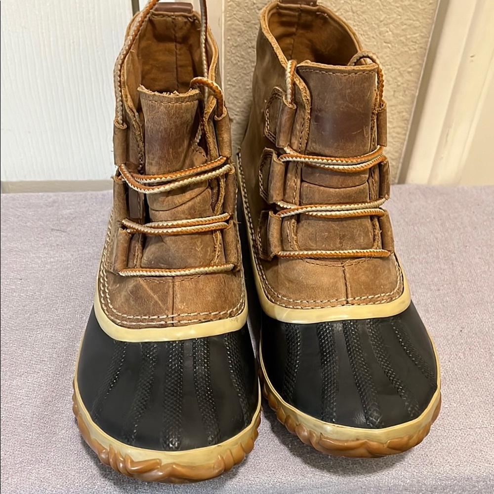 Sorel Brown and Black Rain & Snow Boots Waterproof Design